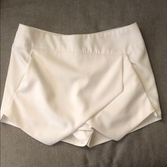 Envelope skort - Picture 1 of 2